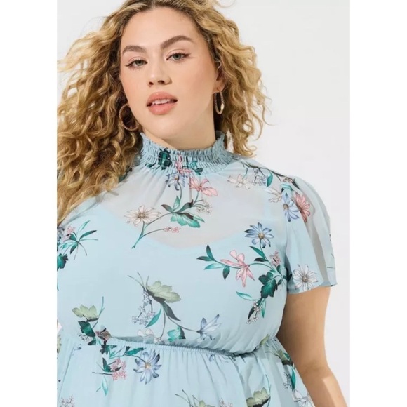 Size 1X Torrid Mini Chiffon Blue Floral High Neck Smocked Dress - Picture 3 of 9